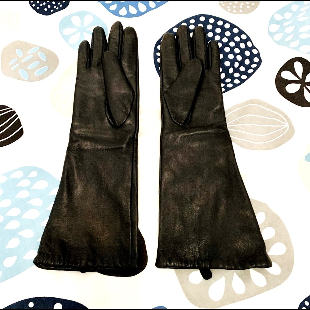 Leather, cashmere-lined gloves